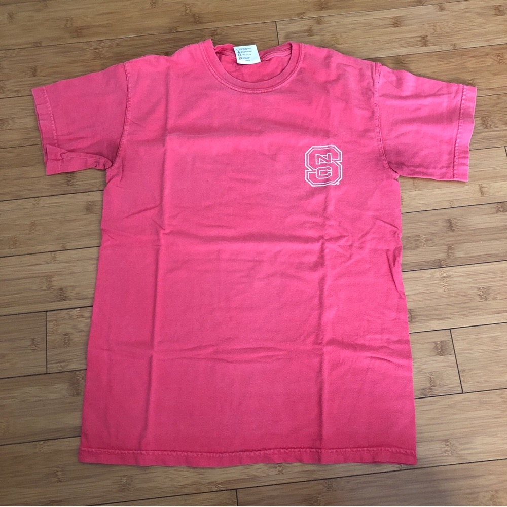 North Carolina State University NC State Comfort Colors Red Tshirt women’s small